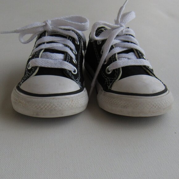 Converse Kids Chuck Taylor All Star OX Low Top Black/White Sneakers Size 6 - Picture 2 of 9
